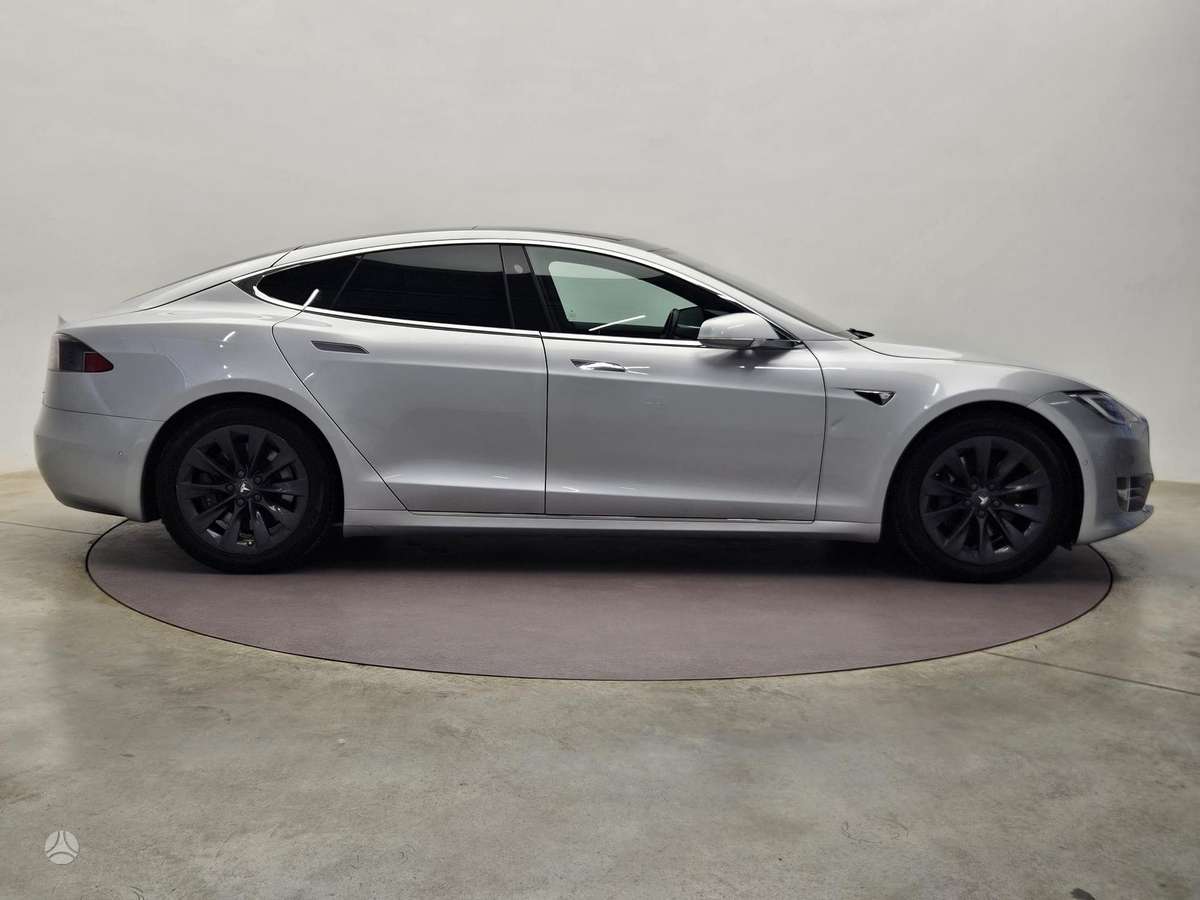 Tesla Model S, 75 kWh, hatchback