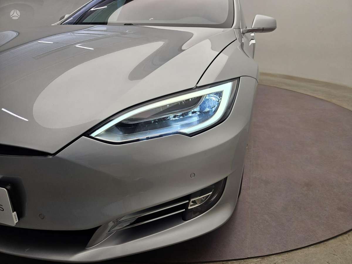 Tesla Model S, 79 kWh, hatchback