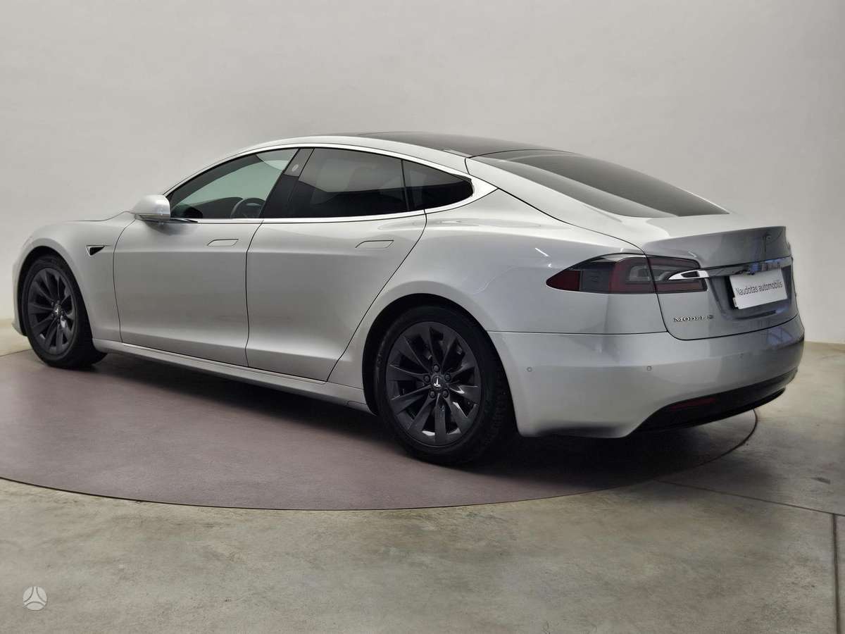 Tesla Model S, 79 kWh, hatchback
