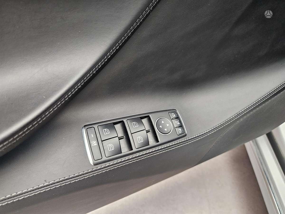 Tesla Model S, 75 kWh, hatchback