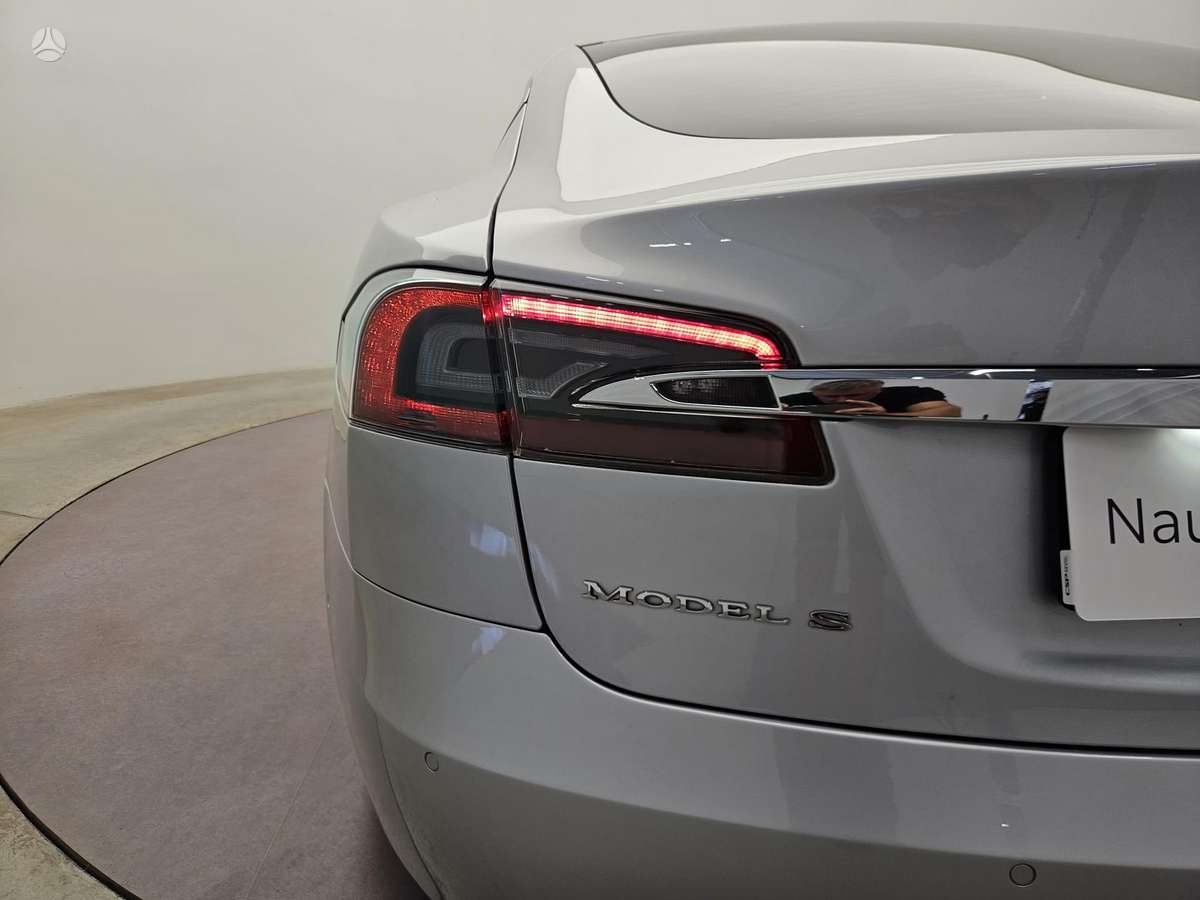 Tesla Model S, 79 kWh, hatchback