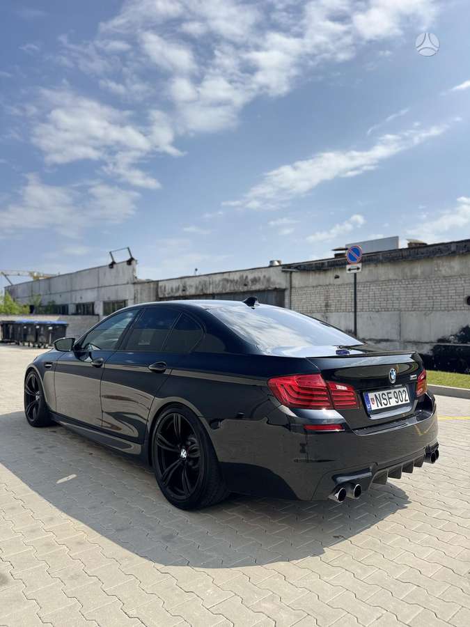 BMW M5, 4.4 l., Седан