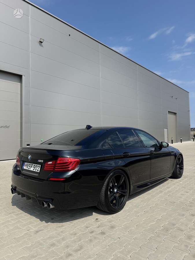 BMW M5, 4.4 l., Седан