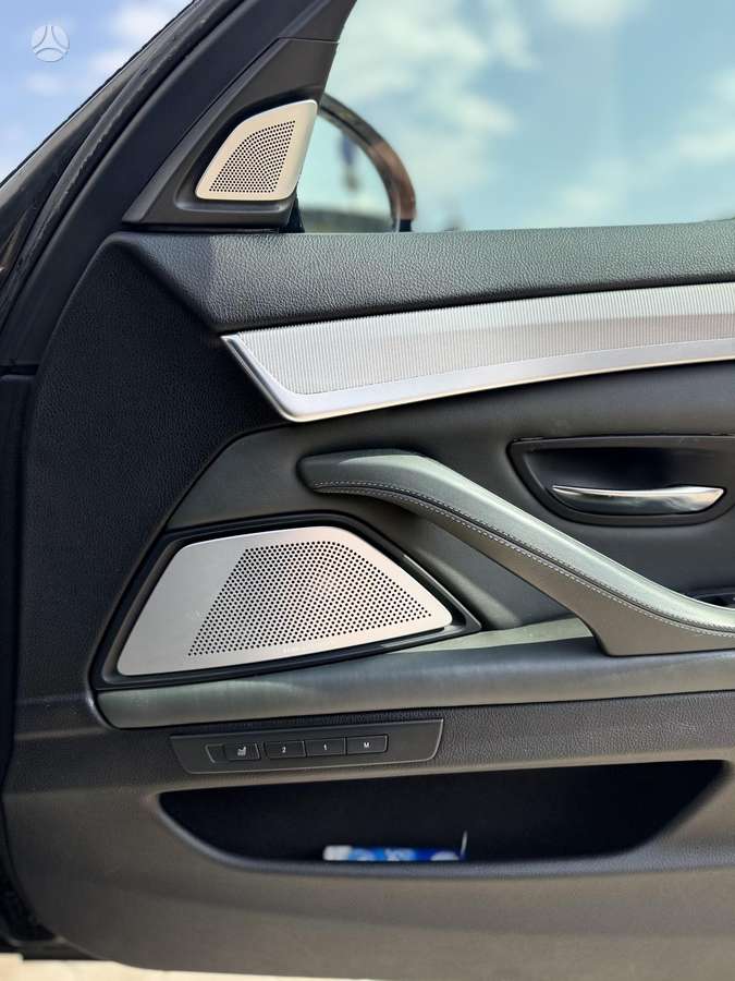 BMW M5, 4.4 l., Седан