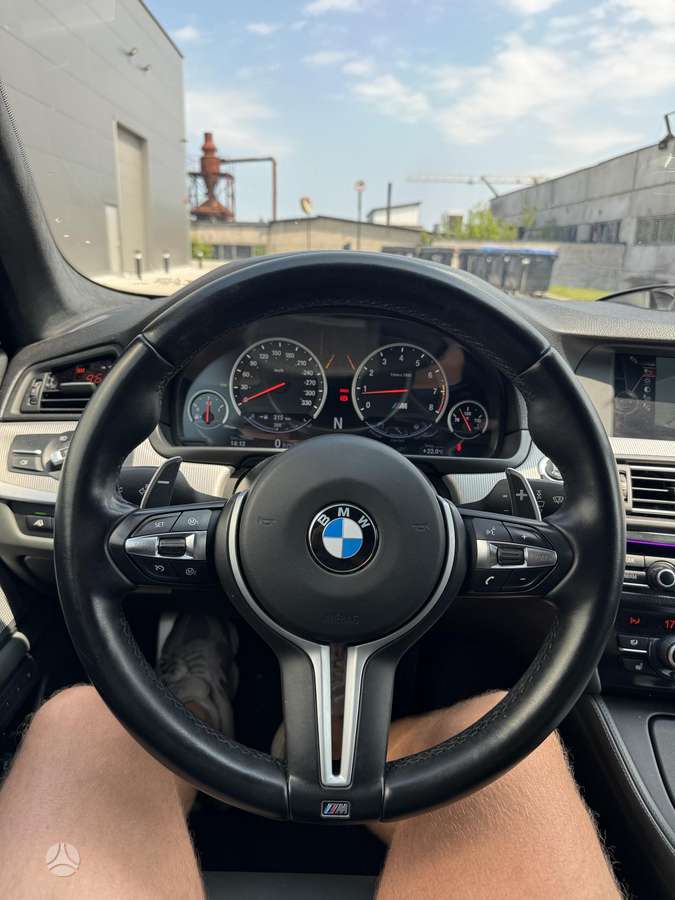 BMW M5, 4.4 l., Седан