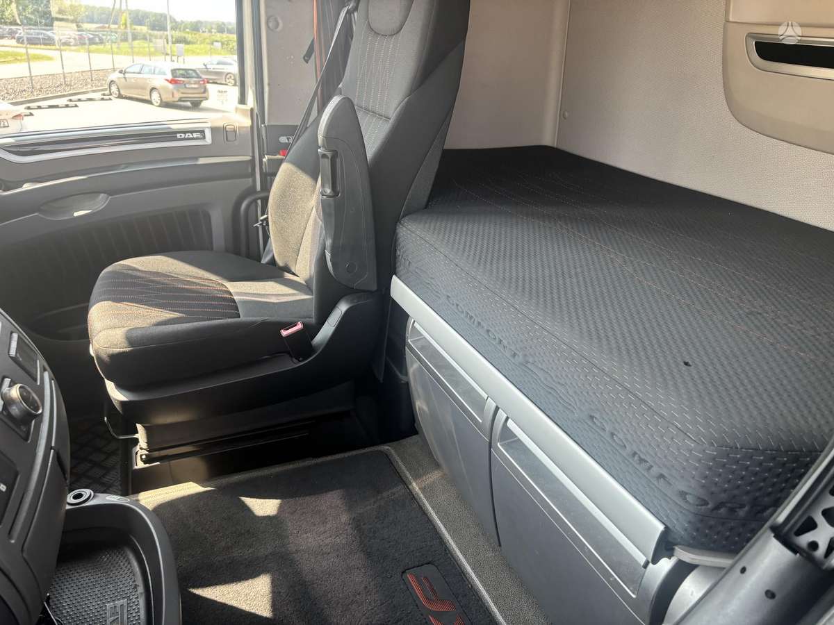 DAF XF 106.480 RETARDER, double sleeper