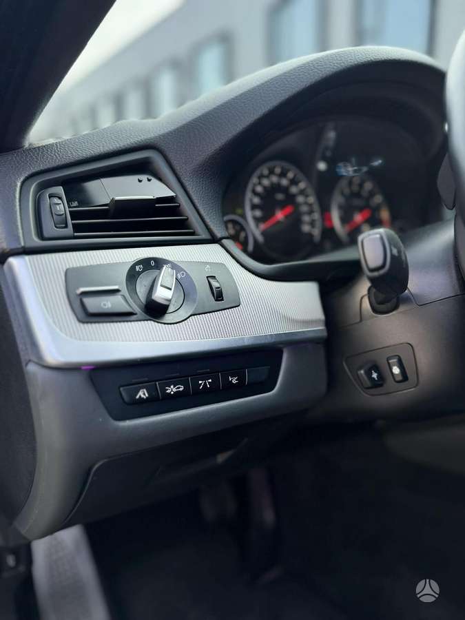 BMW M5, 4.4 l., Седан