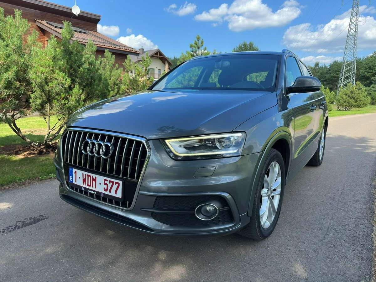 Audi Q3, 2.0 l., off-road / crossover