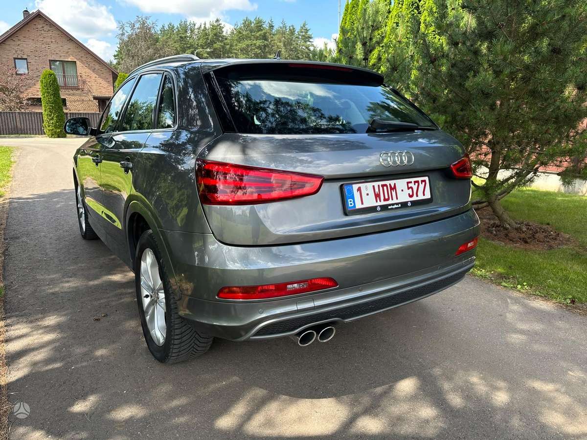 Audi Q3, 2.0 l., off-road / crossover