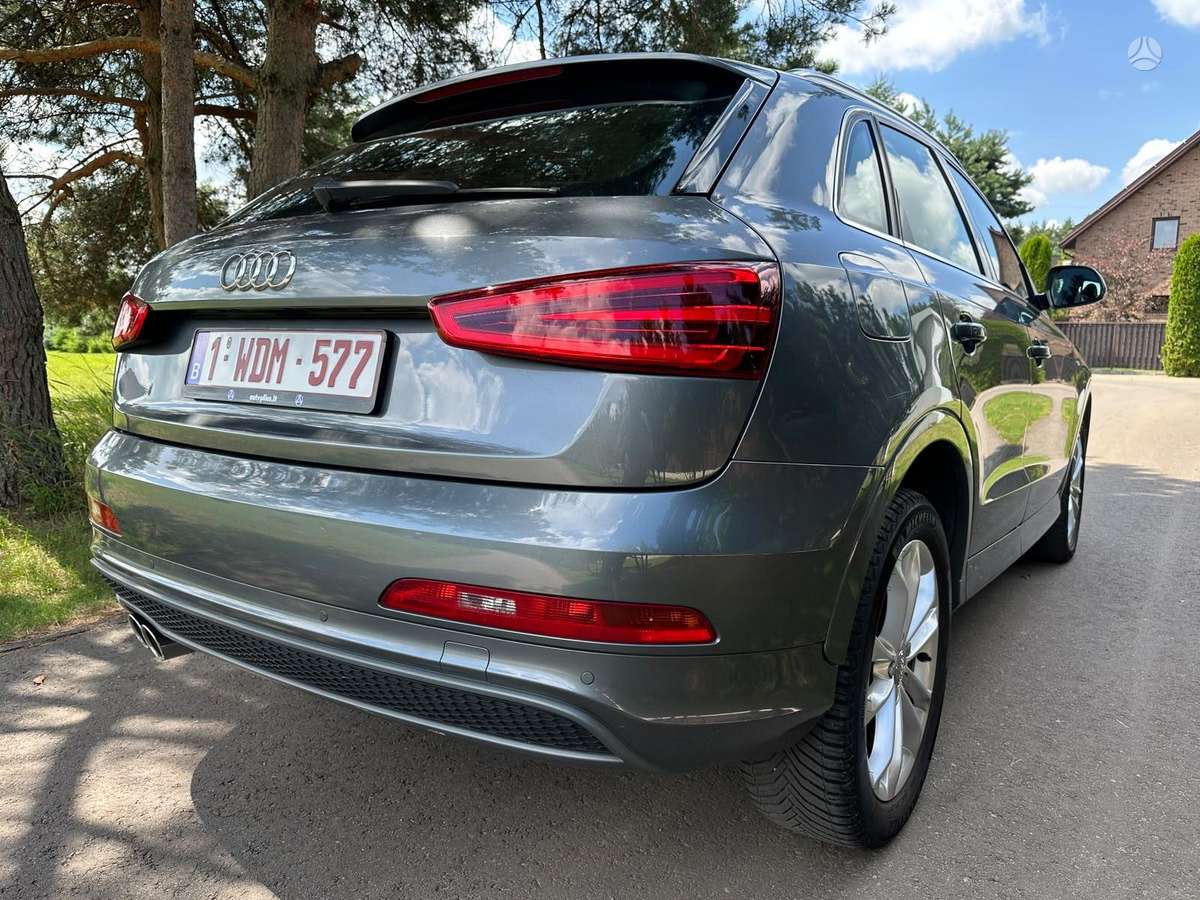 Audi Q3, 2.0 l., off-road / crossover
