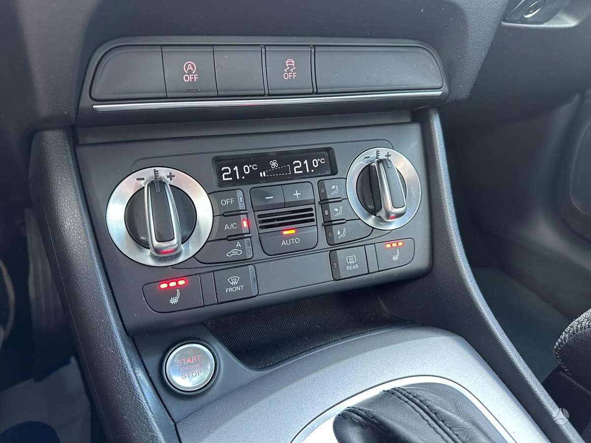 Audi Q3, 2.0 l., Внедорожник / Кроссовер