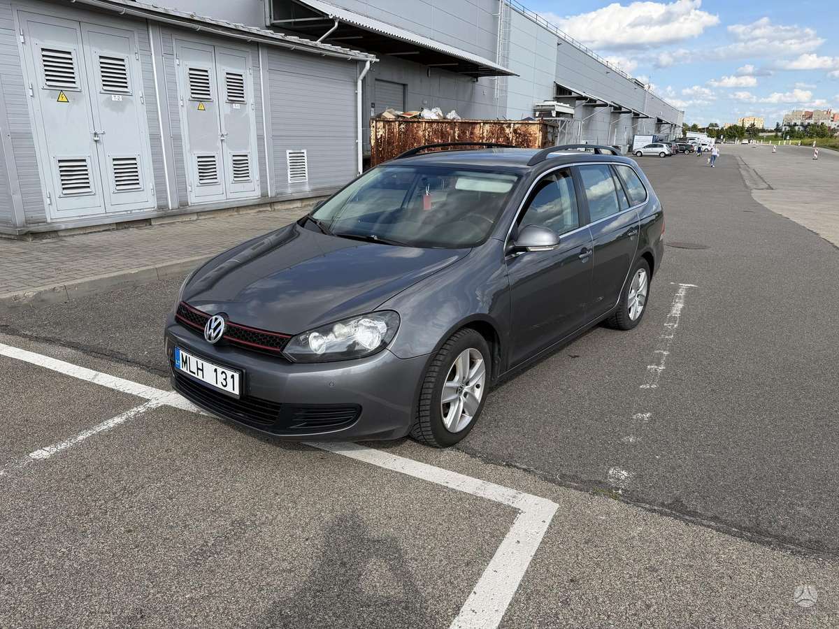 Volkswagen Golf - 1