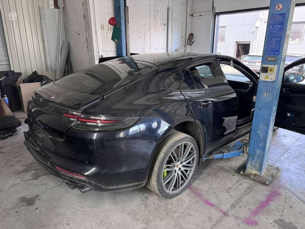 Porsche Panamera по частям