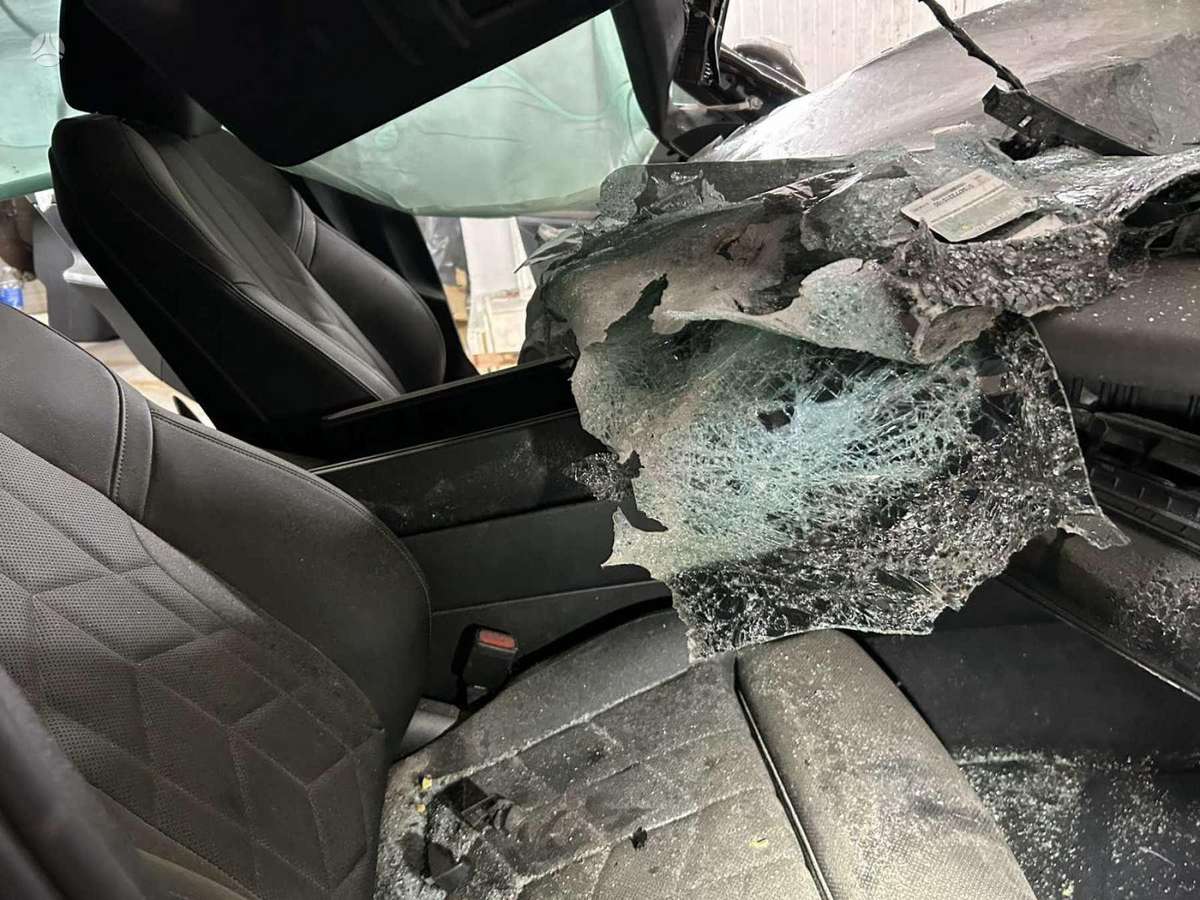 BMW i5 for parts