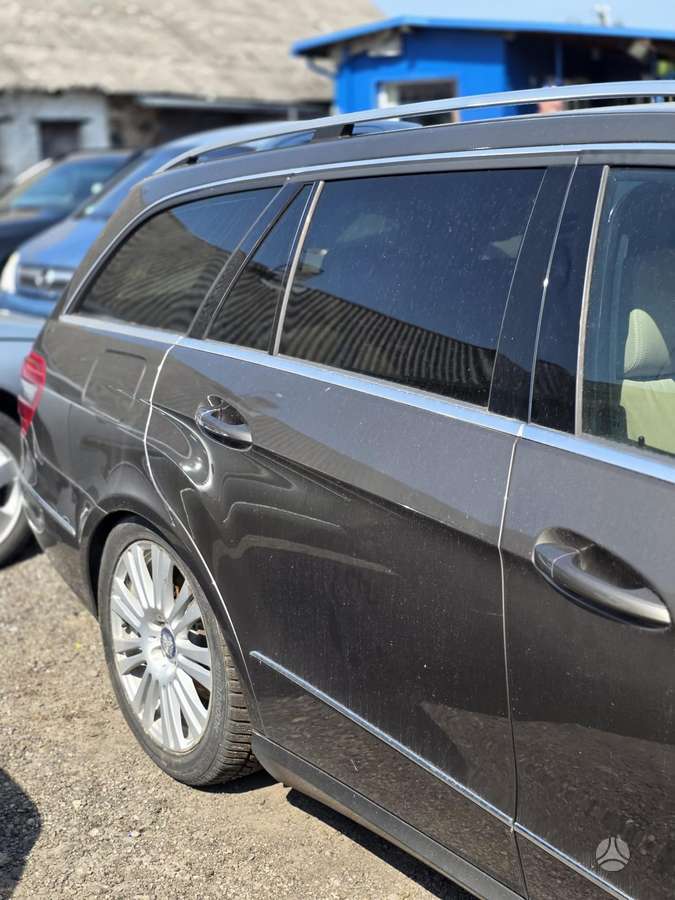 Mercedes-Benz E350 for parts