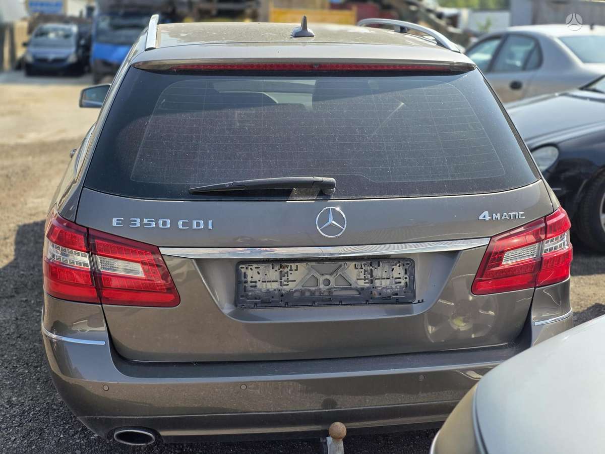 Mercedes-Benz E350 по частям