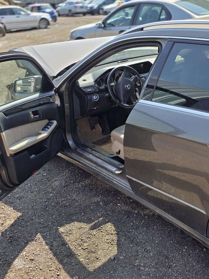 Mercedes-Benz E350 по частям