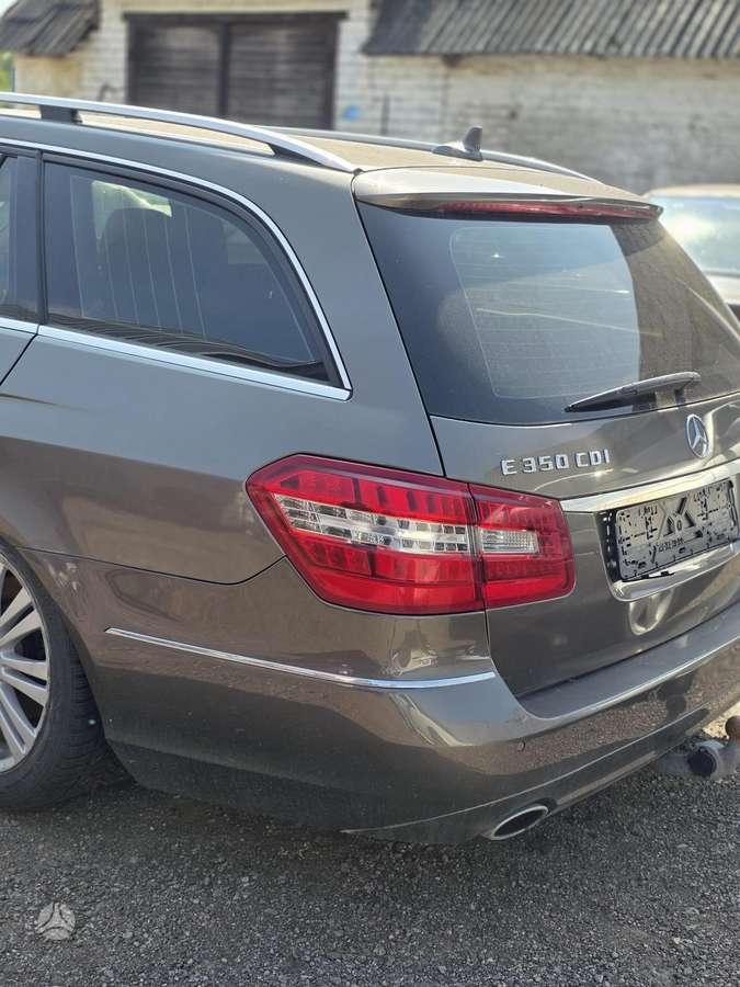 Mercedes-Benz E350 rezerves daļās