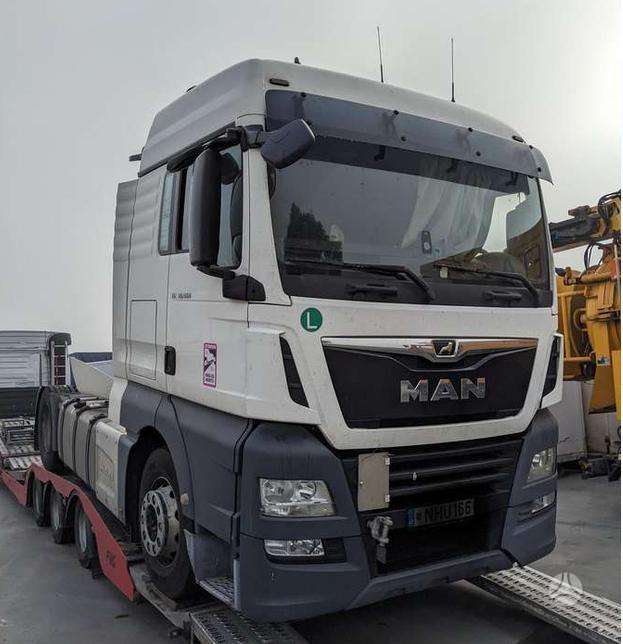 MAN TGX 460, double sleeper