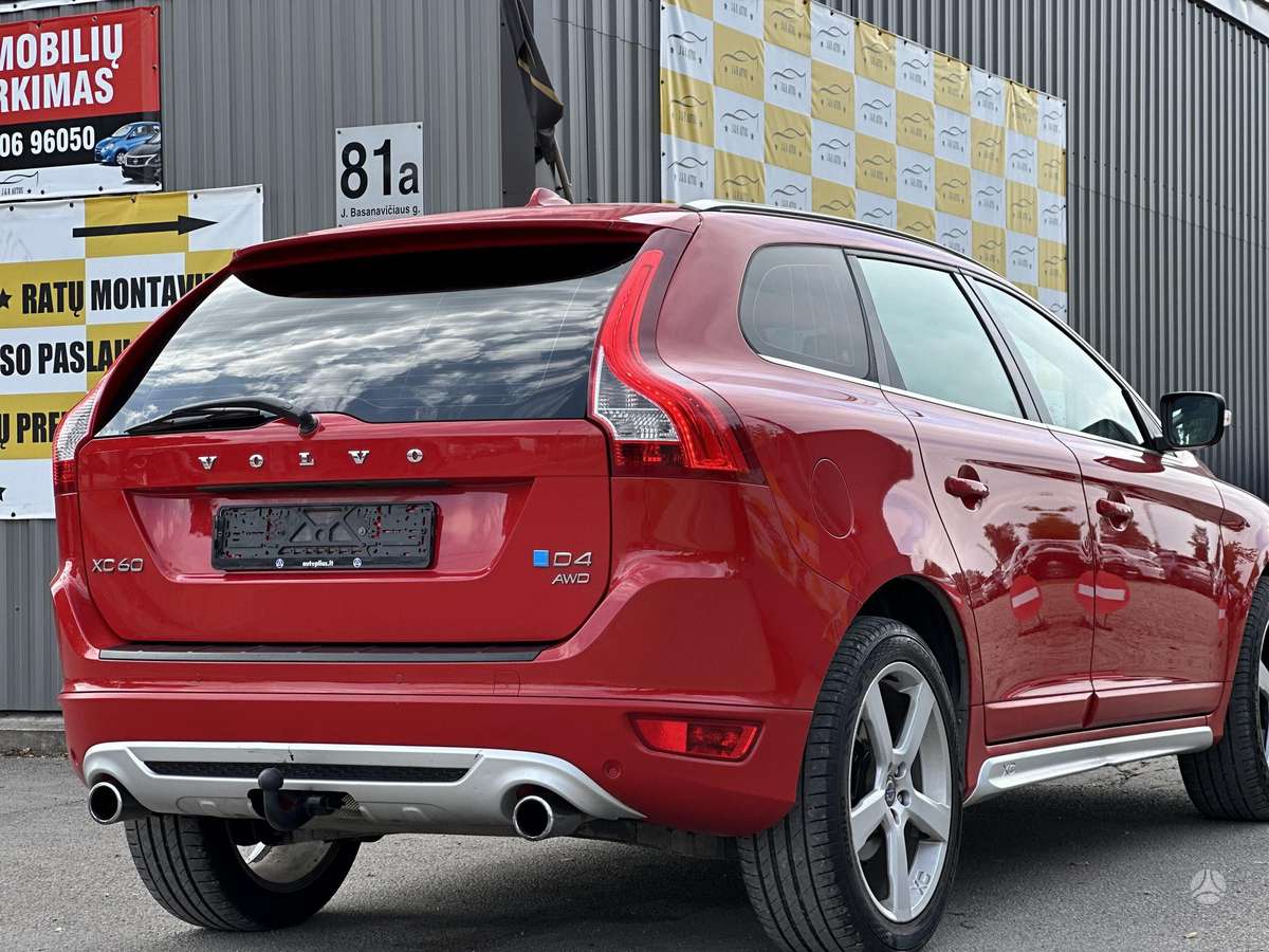 Volvo XC60, 2.4 l., off-road / crossover