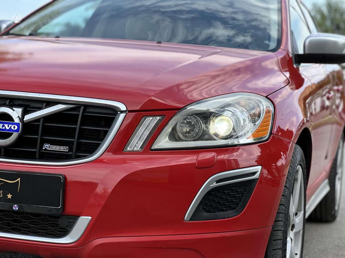 Volvo XC60, 2.4 l., off-road / crossover