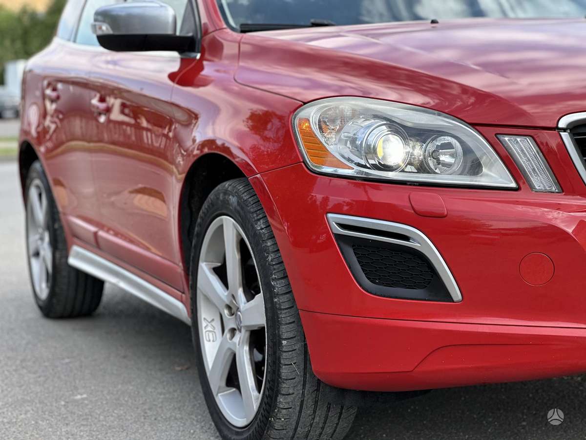 Volvo XC60, 2.4 l., off-road / crossover
