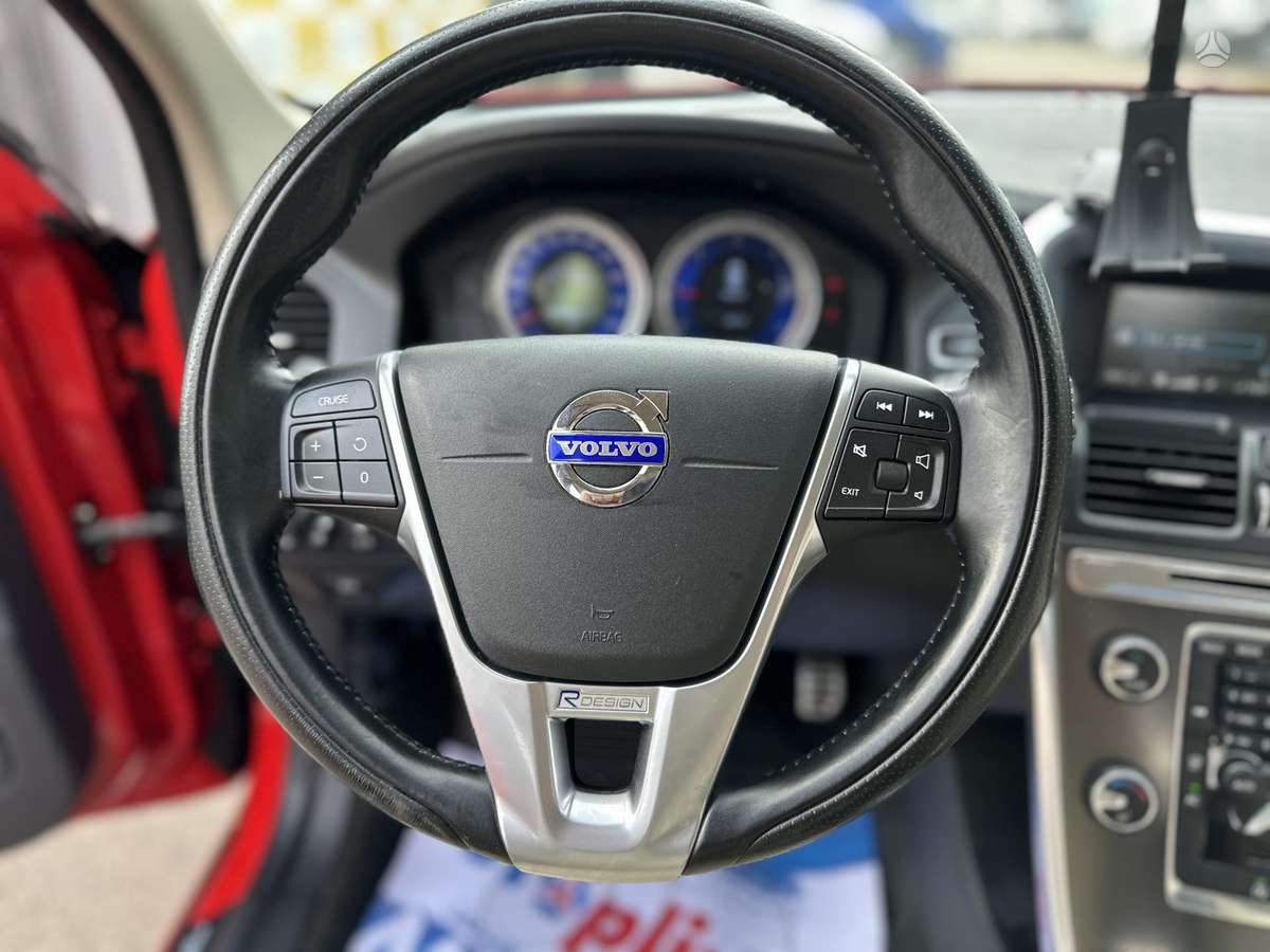 Volvo XC60, 2.4 l., off-road / crossover