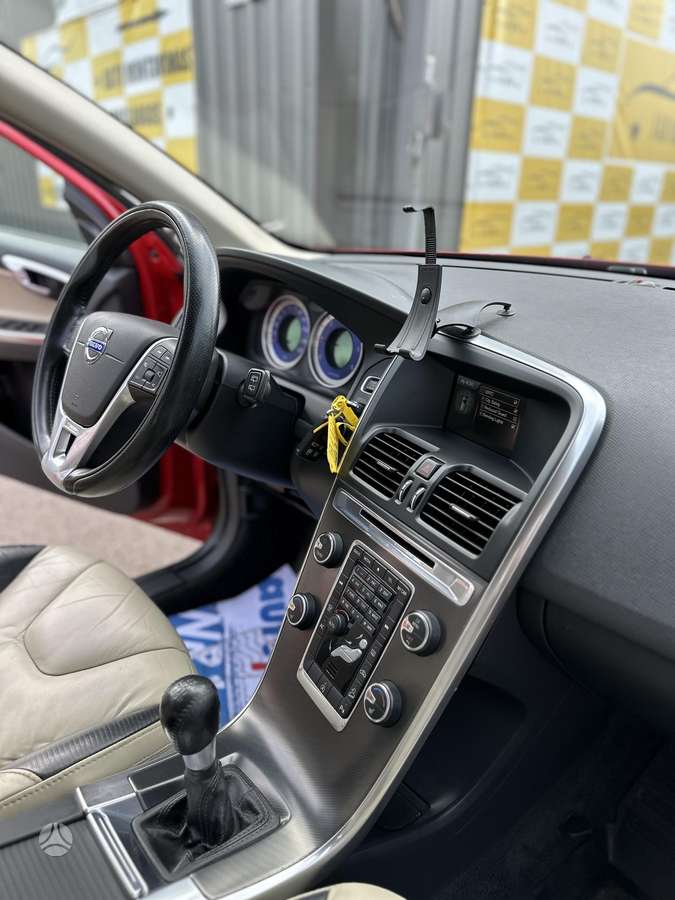 Volvo XC60, 2.4 l., Внедорожник / Кроссовер