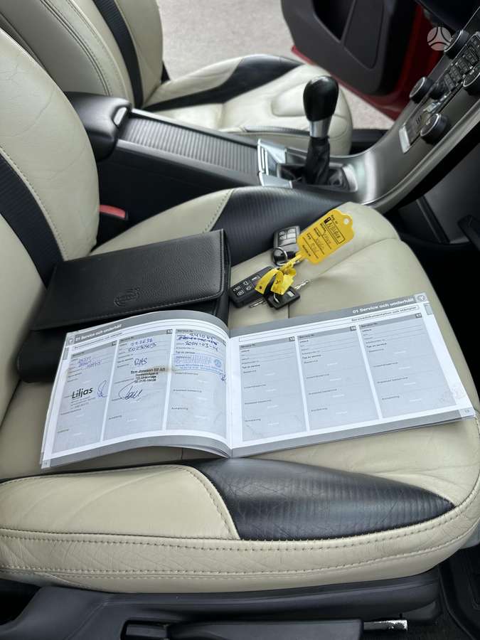 Volvo XC60, 2.4 l., off-road / crossover