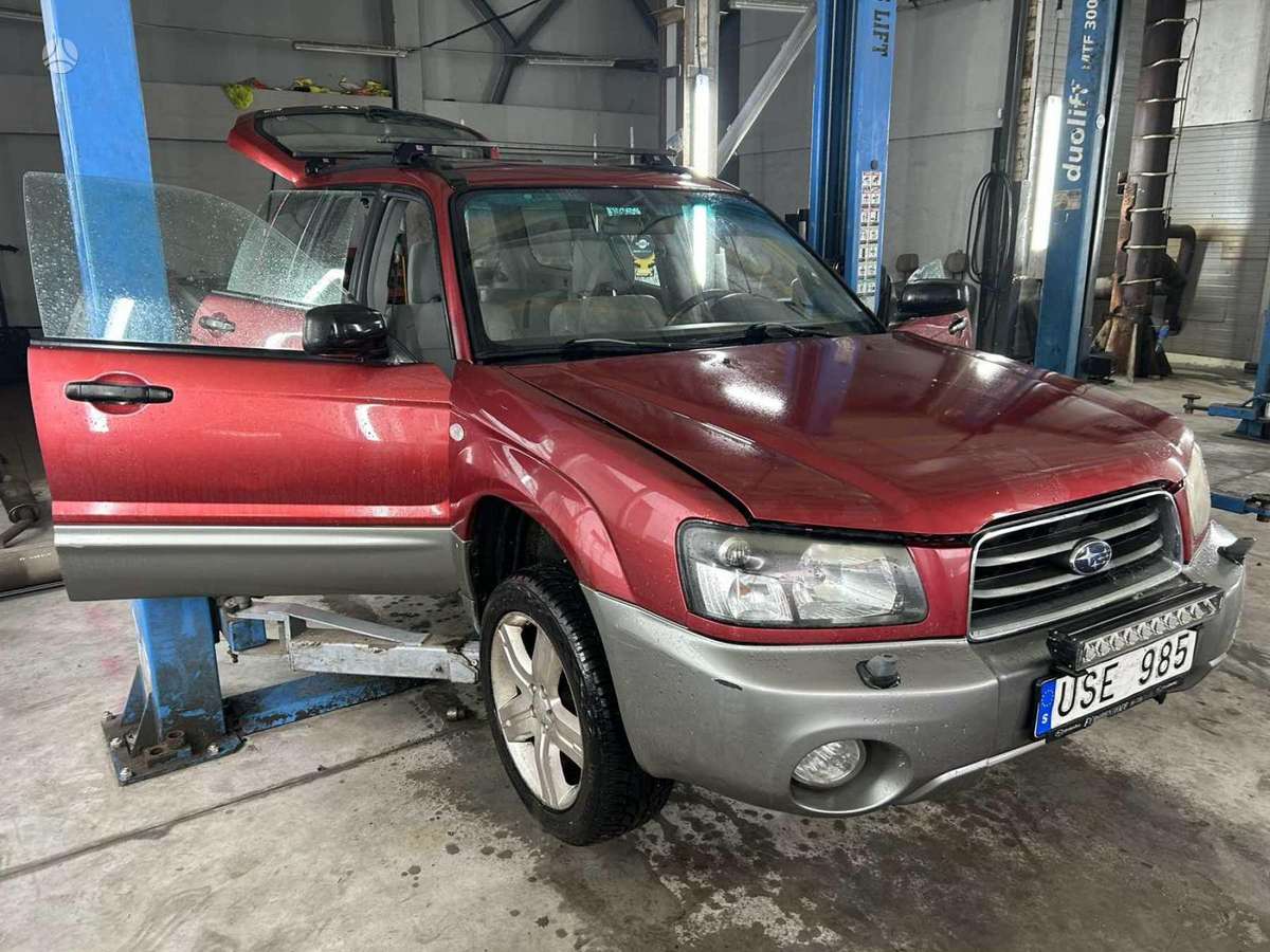 Subaru Forester dalimis