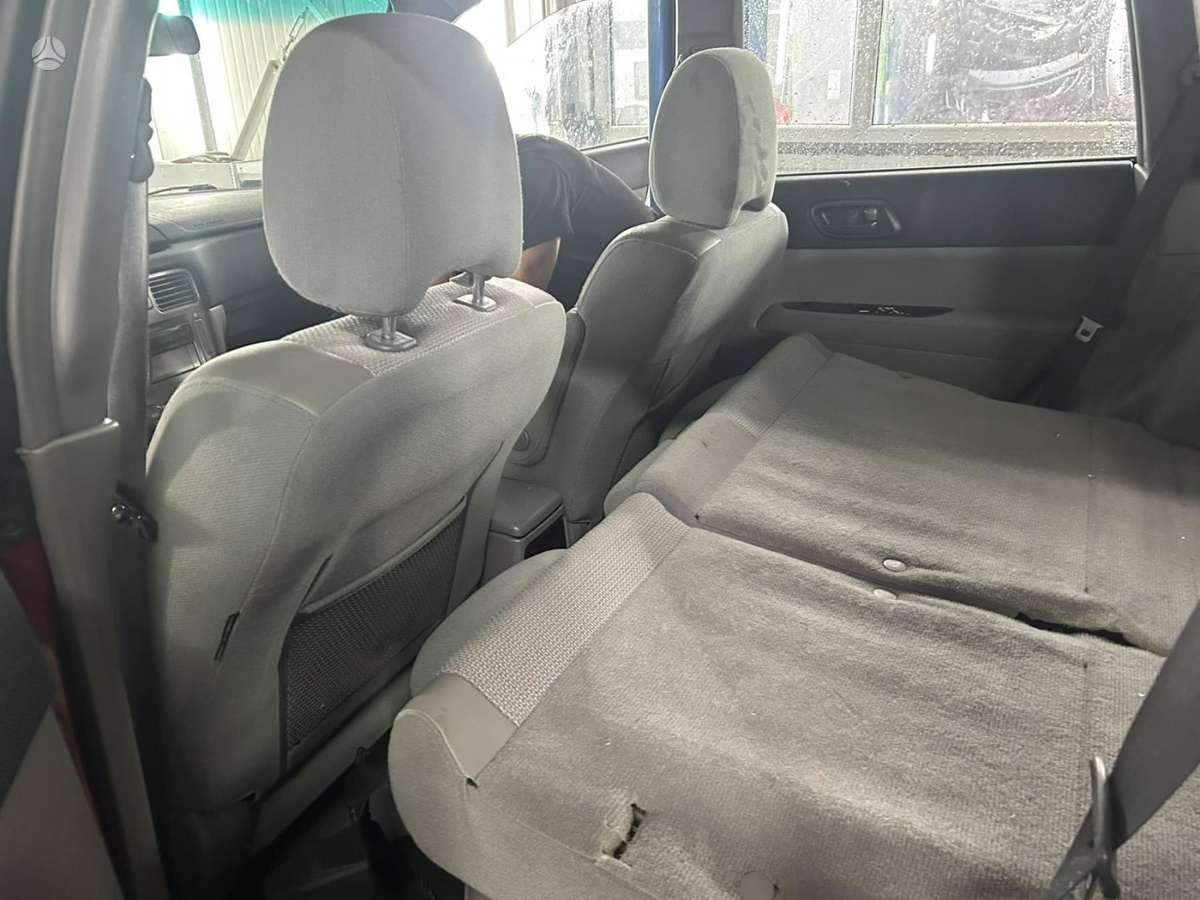 Subaru Forester dalimis