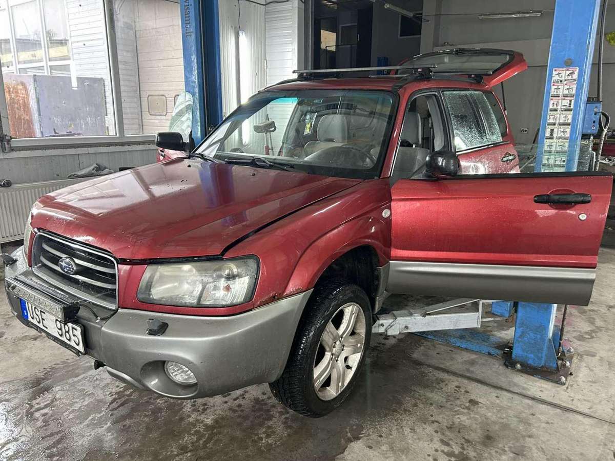 Subaru Forester dalimis