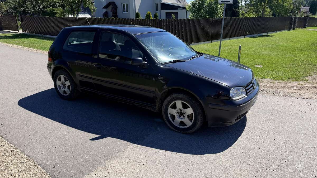 Volkswagen Golf - 3