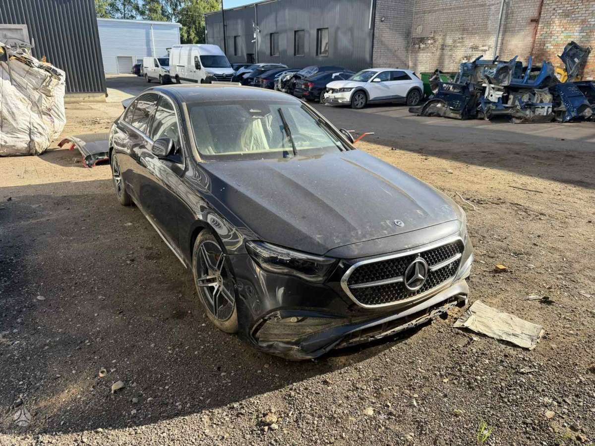 Mercedes-Benz E220 по частям