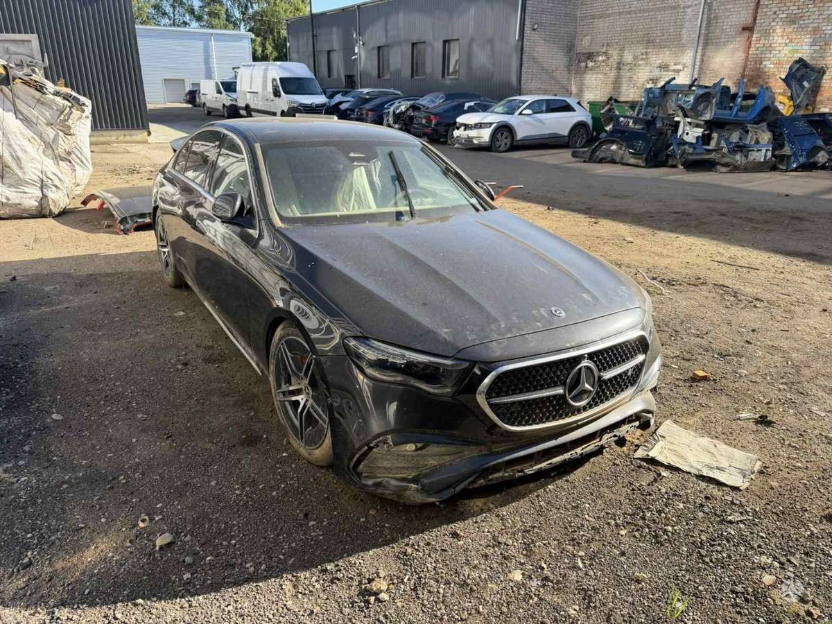 Mercedes-Benz E220 rezerves daļās