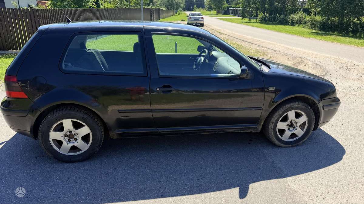 Volkswagen Golf - 8