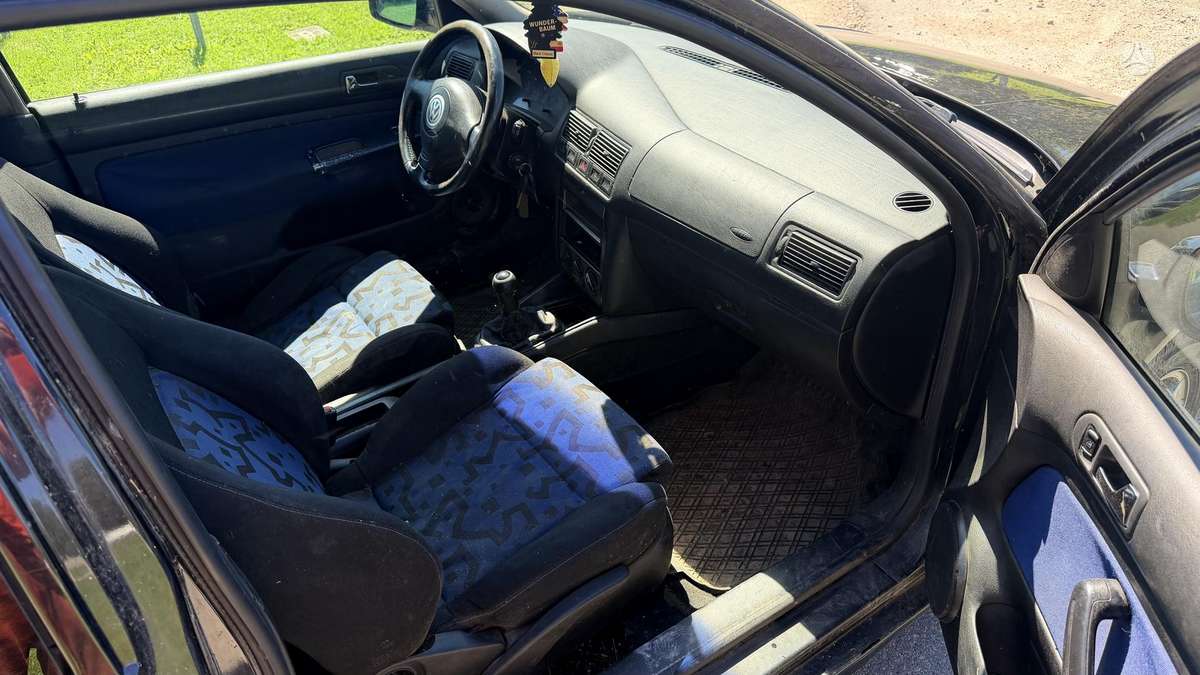 Volkswagen Golf - 9