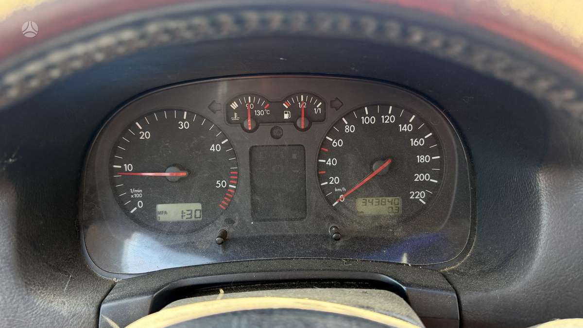 Volkswagen Golf - 11