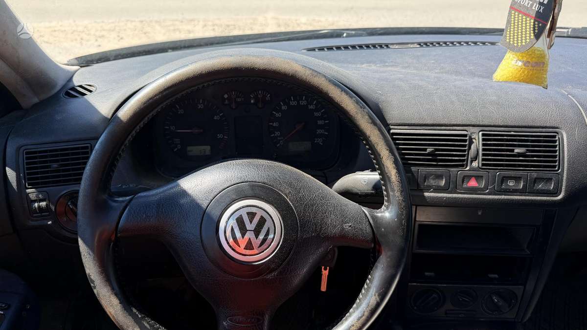 Volkswagen Golf - 12