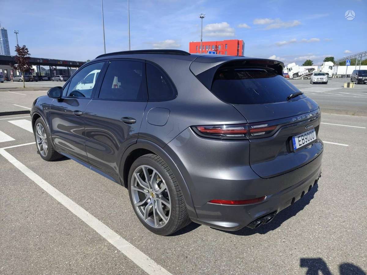 Porsche Cayenne - 7