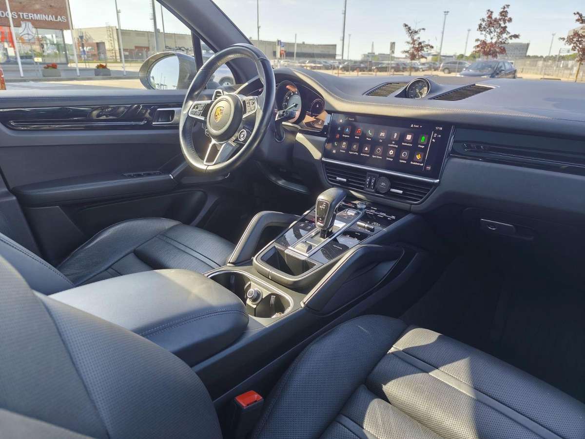 Porsche Cayenne - 10
