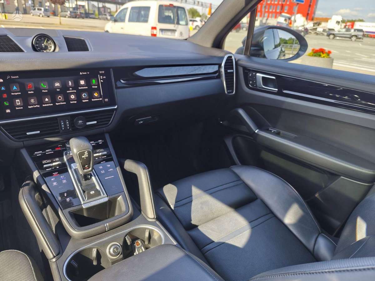 Porsche Cayenne - 11