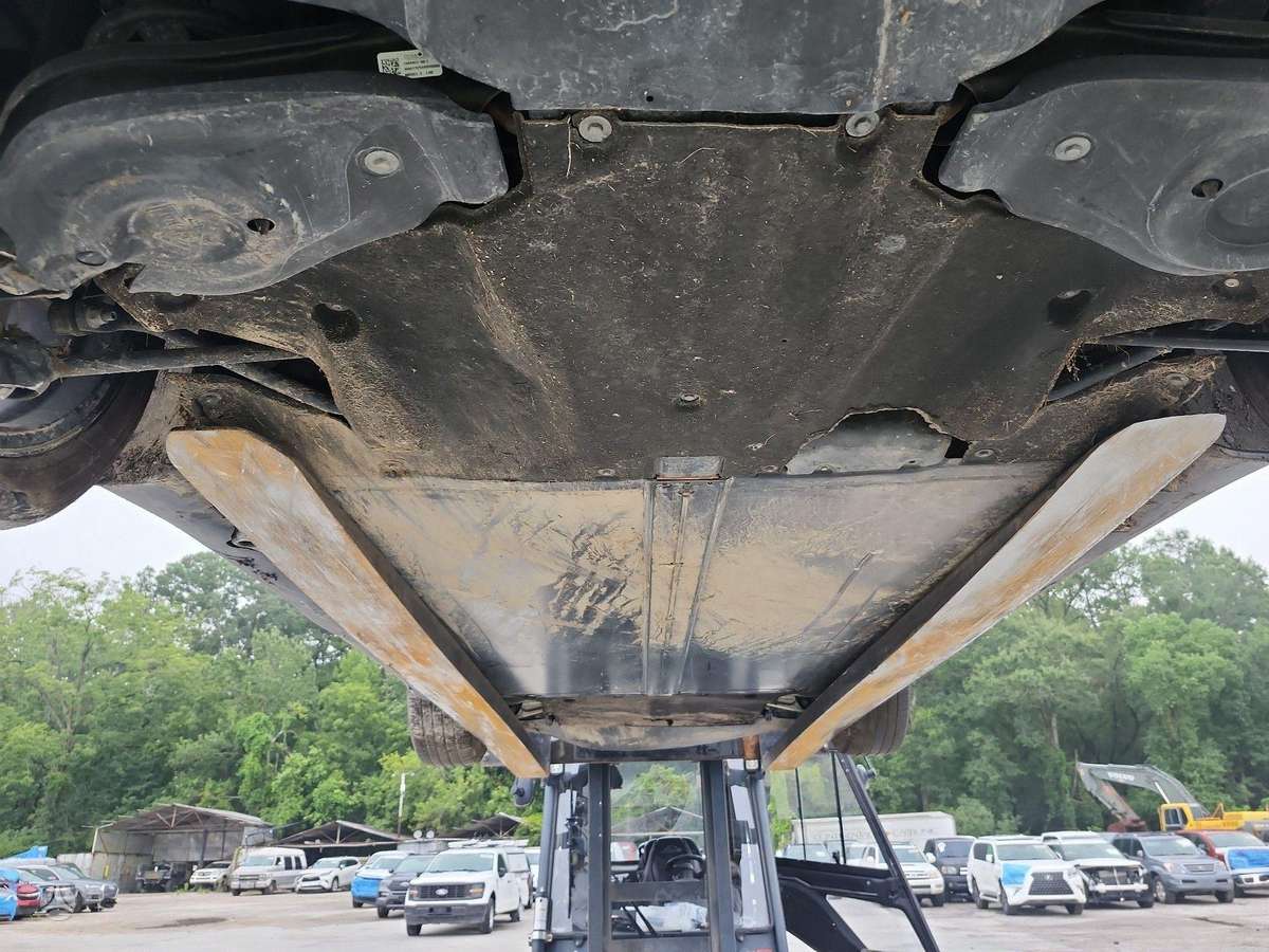 Tesla Model 3, sedanas