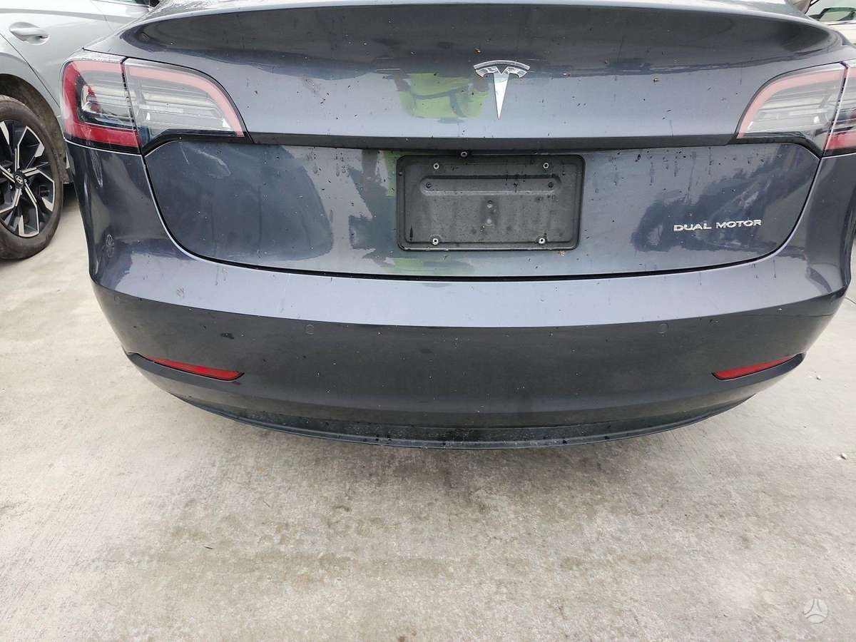 Tesla Model 3, saloon / sedan