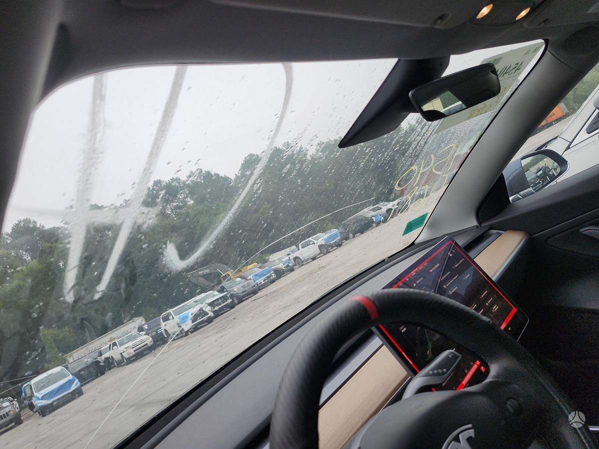 Tesla Model 3, saloon / sedan