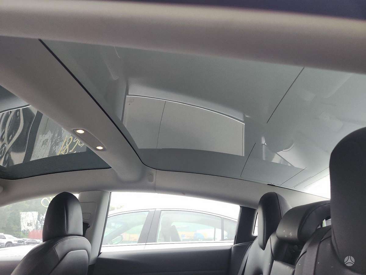 Tesla Model 3, saloon / sedan