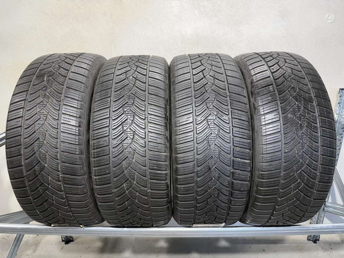 Goodyear Ultragrip performance//2022m, winter 225/45 R18