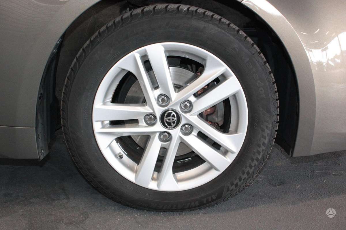 Toyota Corolla, 1.2 l., Универсал