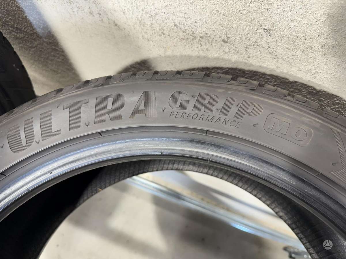Goodyear Ultragrip performance/2021m, winter 225/45 R18