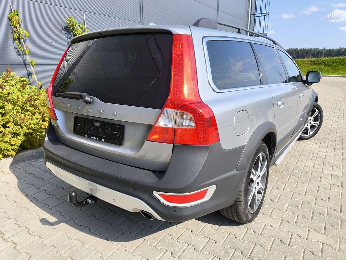 Volvo XC70, 2.4 l., wagon